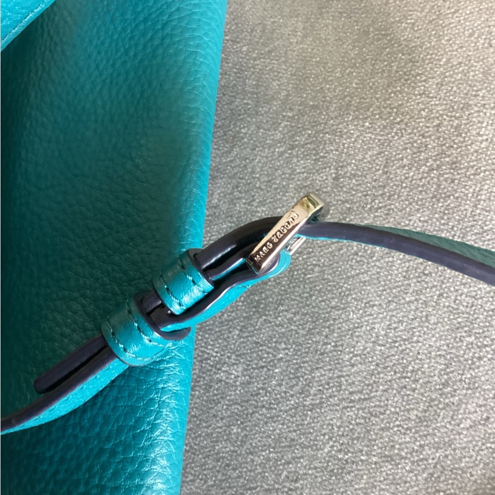 Marc Jacobs Blue Crossbody Bag with Adjustable Strap - Picture 4 of 11